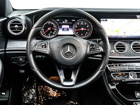 Used 2017 Mercedes-Benz E 300 image 18