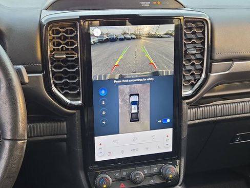 Used 2024 Ford Ranger Lariat w/ FX4 Off-Road Package image 26