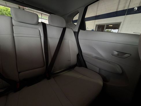 Used 2025 Hyundai Kona SEL FWD image 40