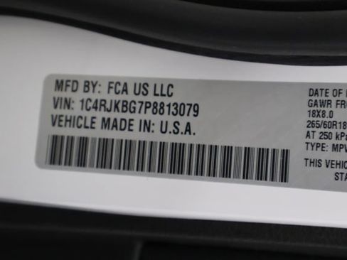 Used 2023 Jeep Grand Cherokee L Limited AWD/4WD image 27