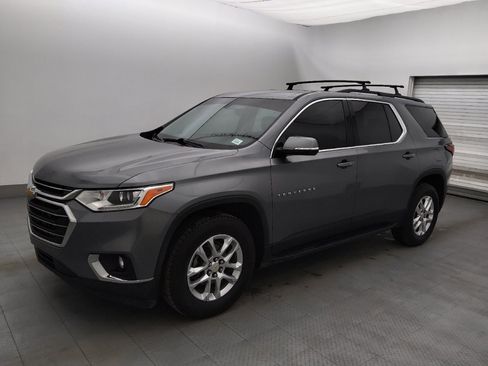 Used 2019 Chevrolet Traverse LT image 2