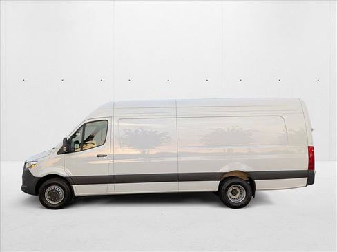 New 2025 Mercedes-Benz Sprinter 4500 image 5