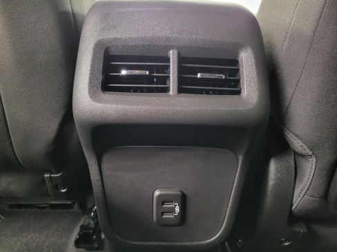 Used 2024 GMC Terrain SLE image 23