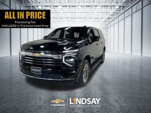 Used 2025 Chevrolet Suburban LT w/ Comfort Package AWD/4WD image 1