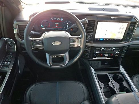 Used 2025 Ford F450 Platinum w/ FX4 Off-Road Package image 21