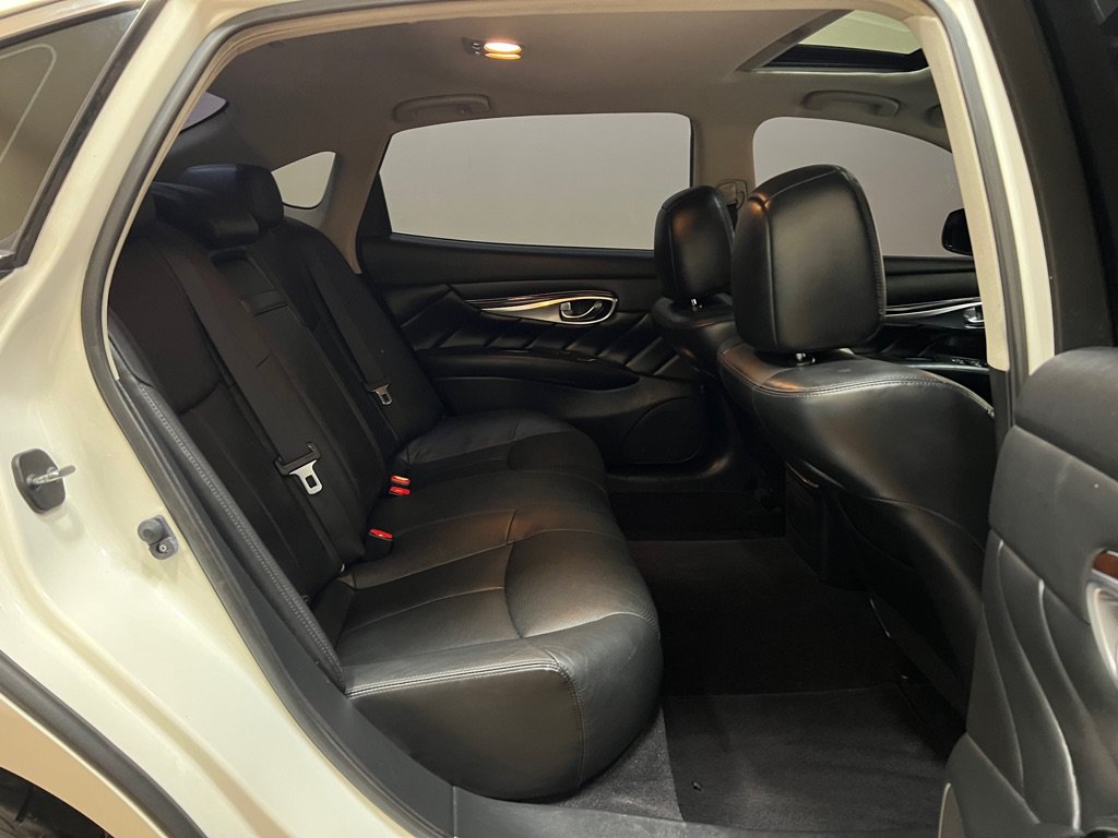 Used 2018 INFINITI Q70 L 3.7 RWD image 23