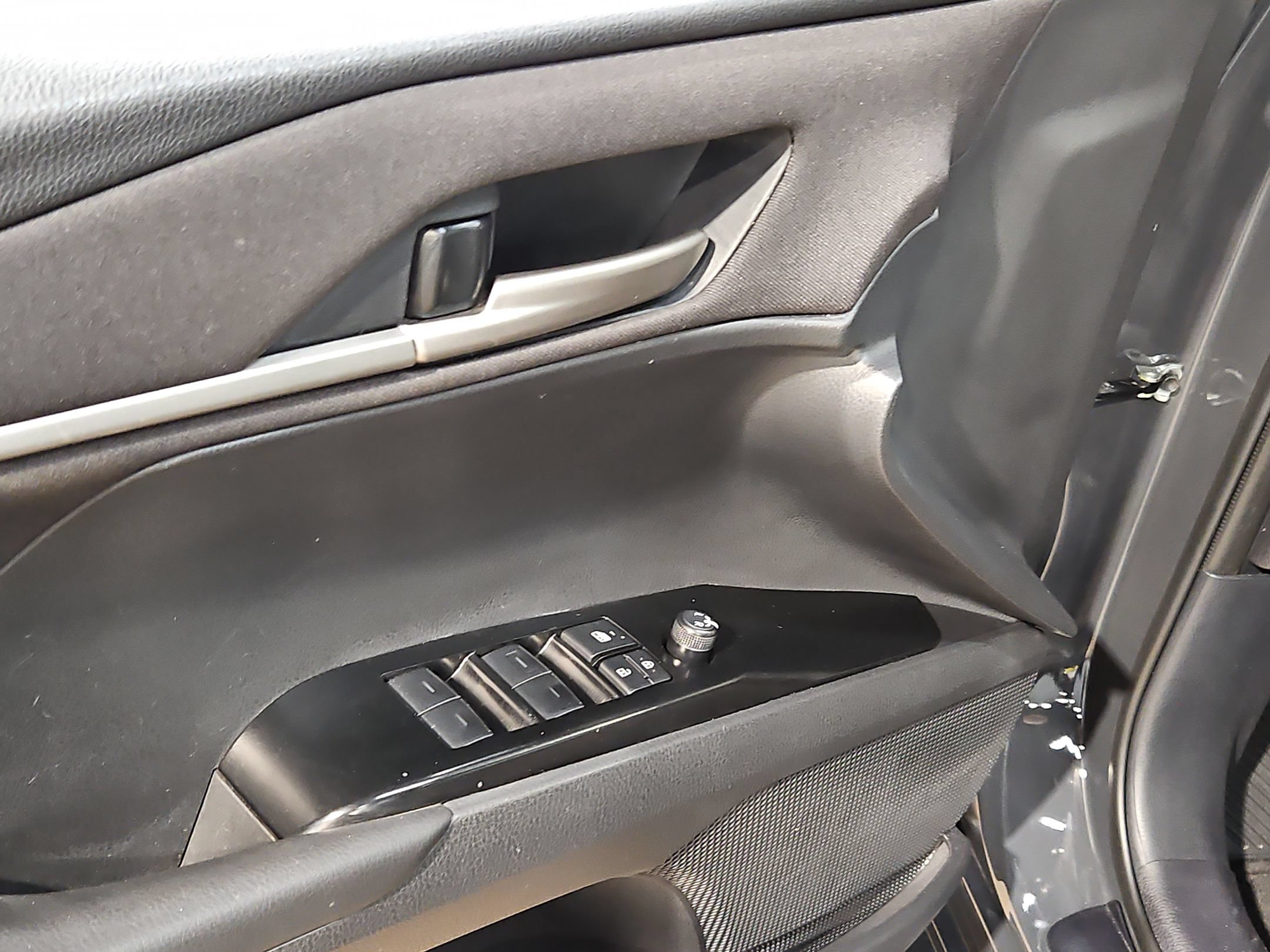 Used 2025 Toyota Camry LE w/ Convenience Package FWD image 21