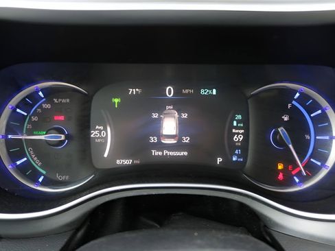Used 2018 Chrysler Pacifica Limited w/ Advanced Safetytec Group FWD image 30