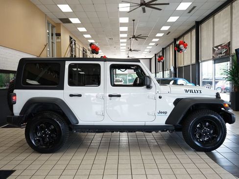 Used 2023 Jeep Wrangler Unlimited w/ Cold Weather Group AWD/4WD image 18