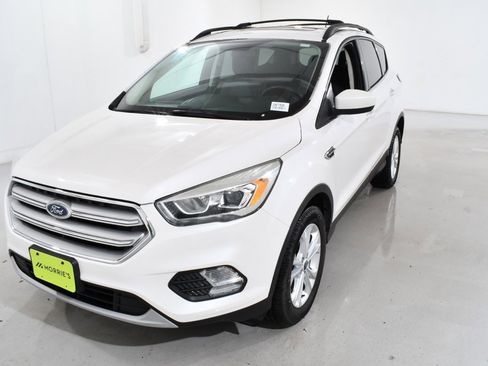 Used 2018 Ford Escape SEL image 2