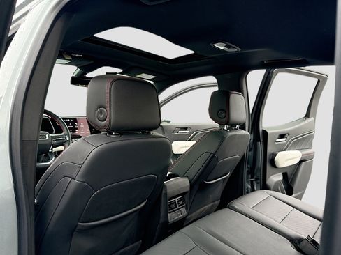 Used 2024 GMC Canyon AT4X image 6