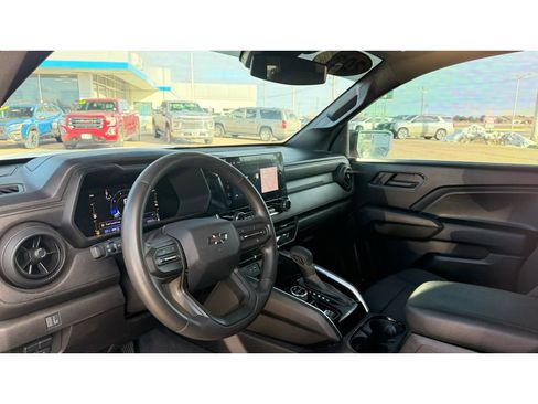 Certified 2023 Chevrolet Colorado Trail Boss w/ Technology Package image 9