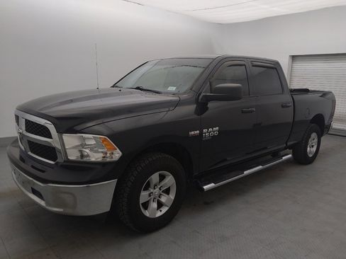 Used 2019 RAM 1500 Classic SLT image 2