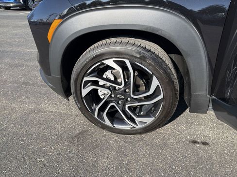 Used 2025 Chevrolet TrailBlazer RS w/ Driver Confidence Package image 27