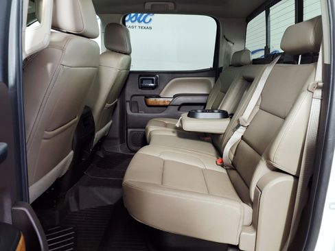 Used 2016 GMC Sierra 2500 SLT w/ Duramax Plus Package image 9