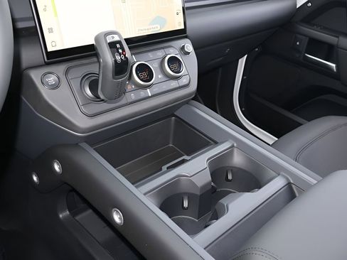 New 2026 Land Rover Defender 130 X-Dynamic SE image 27