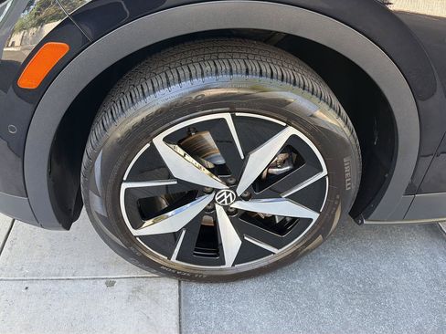Certified 2023 Volkswagen ID.4 Pro S AWD/4WD image 9