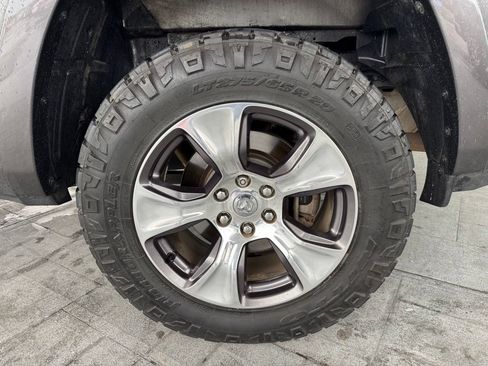 Used 2019 RAM 1500 Laramie AWD/4WD image 4
