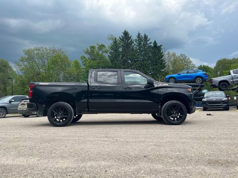 Used 2021 Chevrolet Silverado 1500 Custom Trail Boss w/ Midnight Edition AWD/4WD image 8