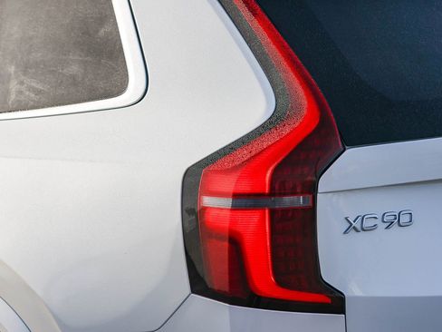 New 2026 Volvo XC90 T8 Ultra w/ Lounge Package image 10