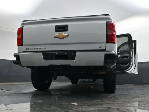 Used 2018 Chevrolet Silverado 1500 LT w/ All Star Edition image 35