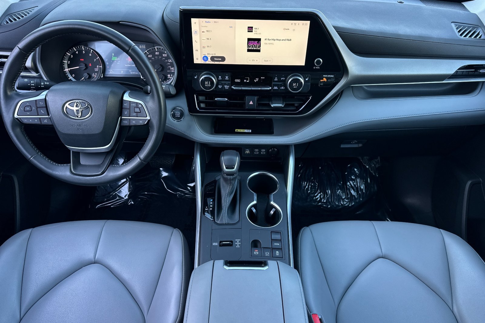 Used 2023 Toyota Highlander XLE FWD image 12
