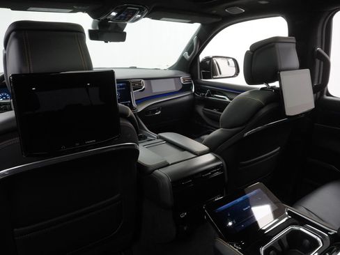 Certified 2025 Jeep Grand Wagoneer Series III w/ Rear Seat Video Group 1 AWD/4WD image 24