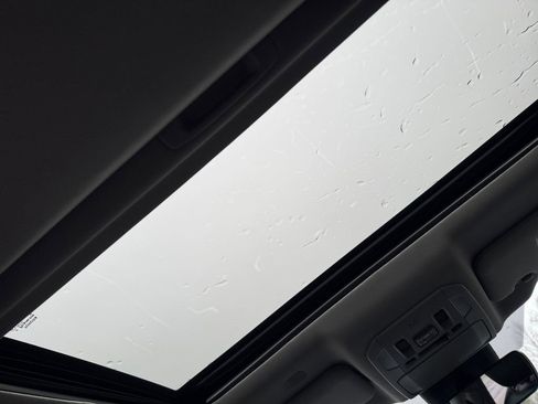 Used 2022 Toyota Highlander XLE image 22