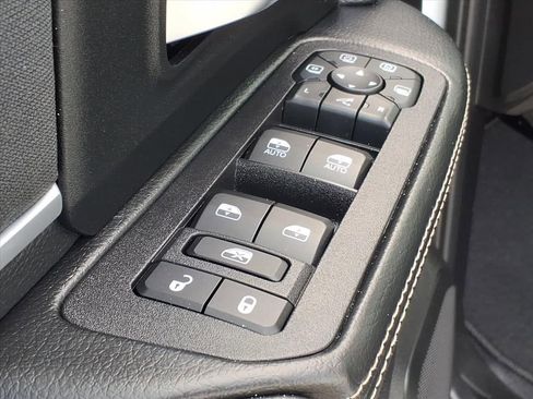 Used 2025 RAM 2500 Big Horn image 12