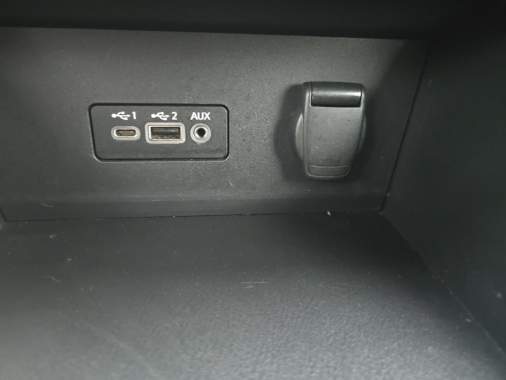 Used 2023 Nissan Sentra SV FWD image 19