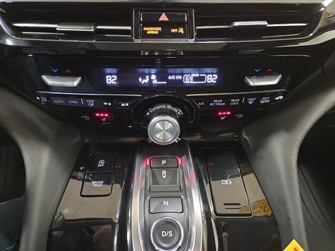 Used 2024 Acura MDX SH-AWD w/ Technology Package image 28