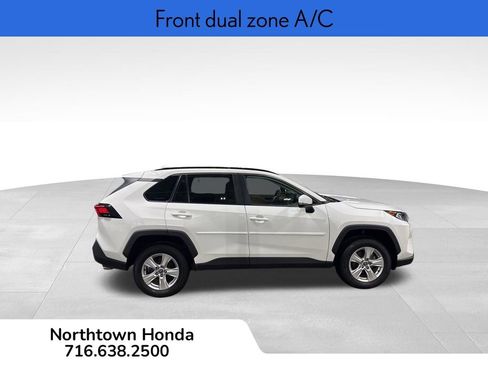 Used 2021 Toyota RAV4 XLE AWD/4WD image 3