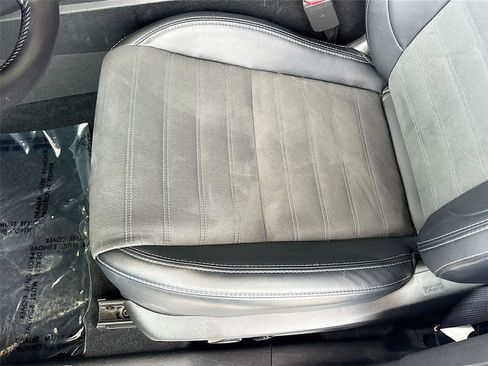 Used 2025 Mitsubishi Outlander SE FWD image 20