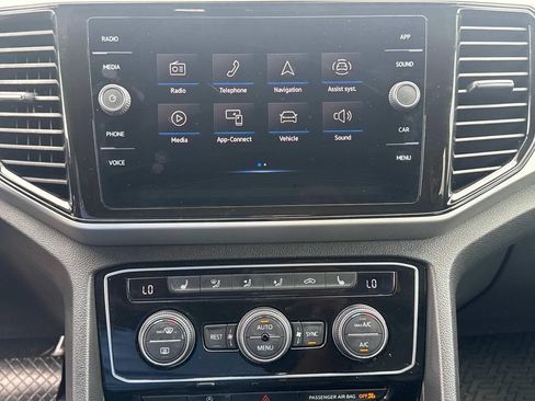 Used 2022 Volkswagen Atlas SE FWD image 30