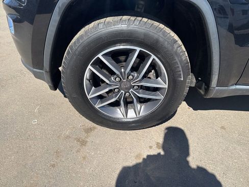 Used 2019 Jeep Grand Cherokee Limited AWD/4WD image 21