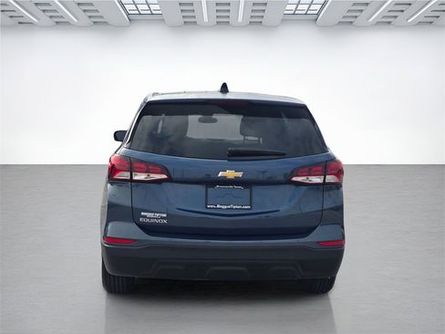 Used 2024 Chevrolet Equinox LS w/ LS Convenience Package image 4