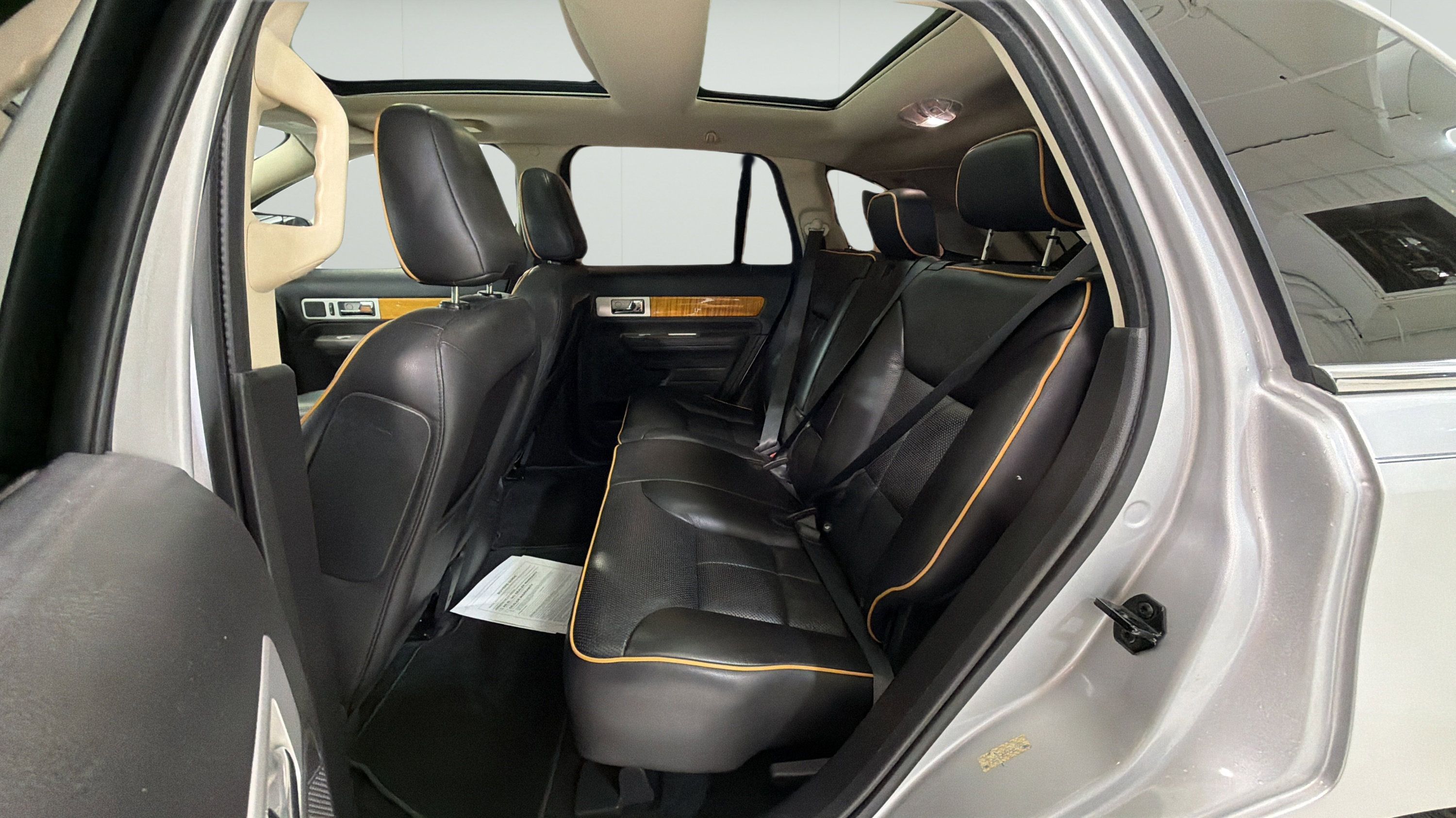 Used 2010 Lincoln MKX 2WD image 19