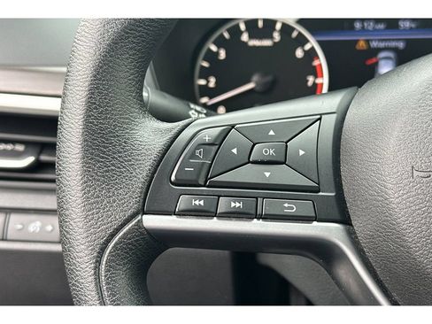 Used 2024 Nissan Altima 2.5 SV FWD image 25