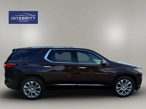 Used 2018 Chevrolet Traverse Premier w/ Driver Confidence II Package FWD image 3