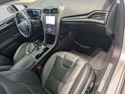 Used 2019 Ford Fusion Titanium image 19