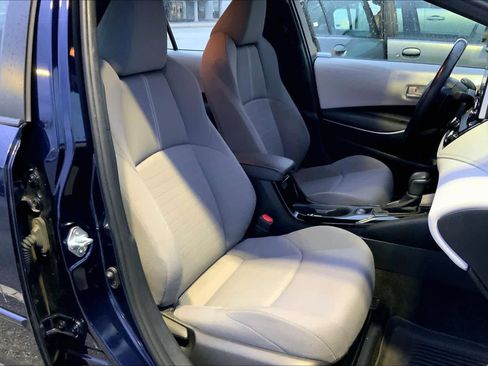 Used 2020 Toyota Corolla SE w/ SE Premium Package FWD image 9