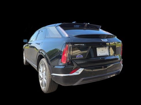 New 2025 Cadillac Optiq Luxury 2 image 3