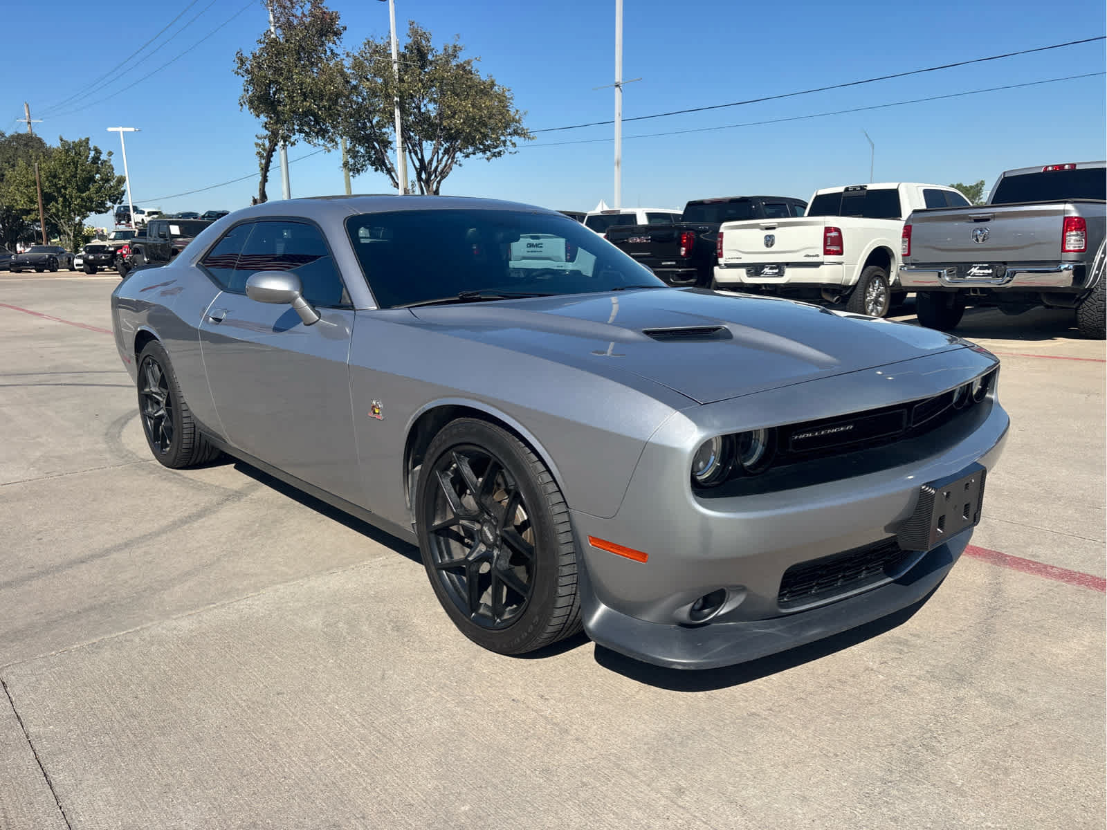 Used 2015 Dodge Challenger R/T Scat Pack w/ Leather Interior Group RWD image 2