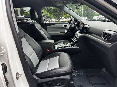 Certified 2023 Ford Explorer XLT w/ Equipment Group 202A AWD/4WD image 33