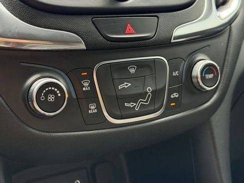 Used 2020 Chevrolet Equinox LT image 28