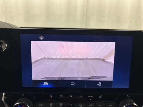 Used 2023 Chevrolet Colorado Z71 w/ Z71 Convenience Package 2 image 19