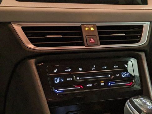 New 2026 Volkswagen Taos SE image 17
