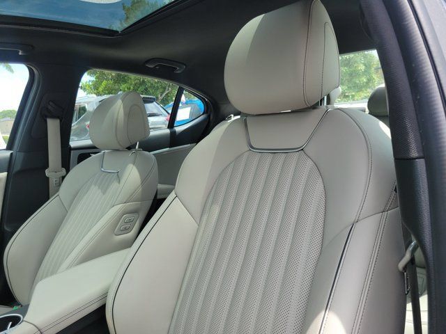 Certified 2023 Genesis G70 2.0T w/ Sport Prestige Package RWD image 16