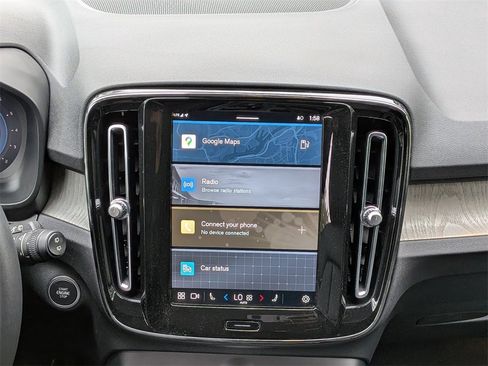 Certified 2024 Volvo XC40 B5 Core image 19