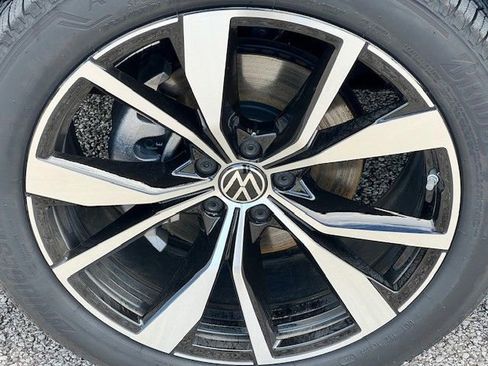 New 2026 Volkswagen Atlas SEL Premium R-Line image 11